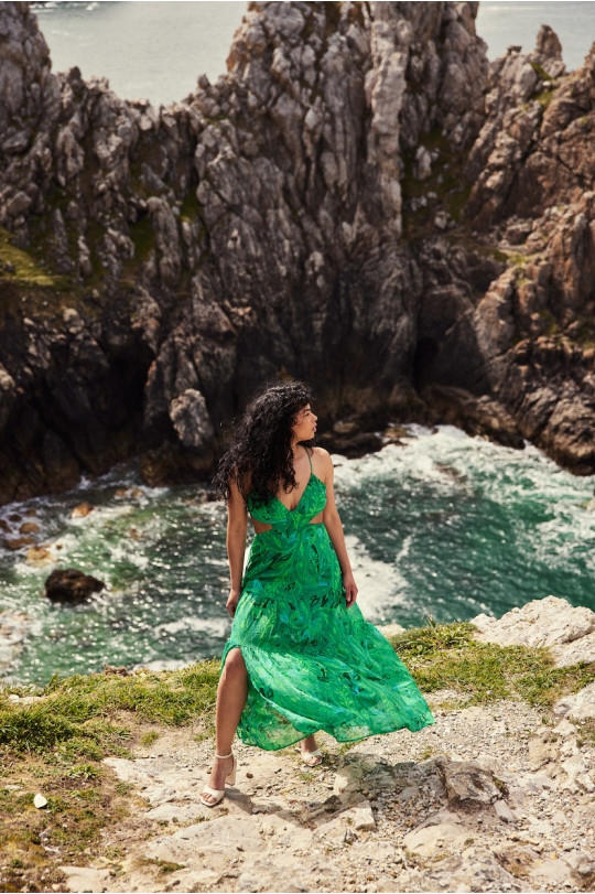 Robe Longue Verte à Motifs Dos Nu - La sélection des voisines