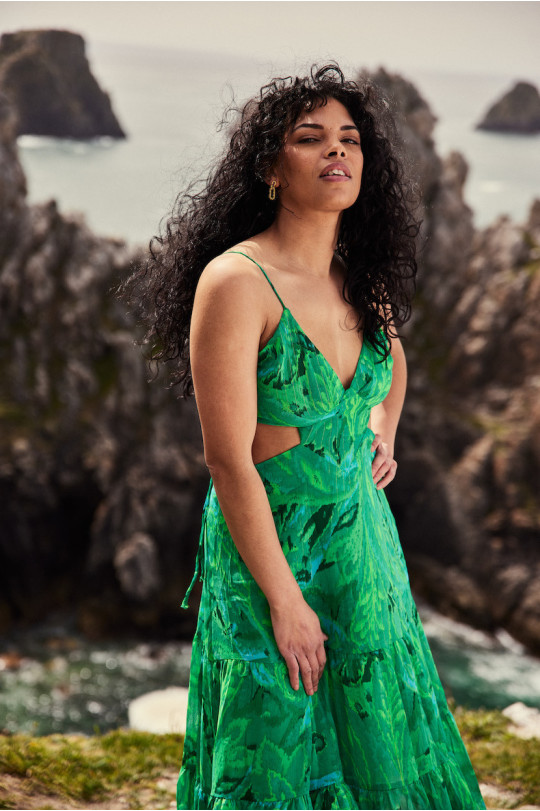 Robe Longue Verte à Motifs Dos Nu - La sélection des voisines