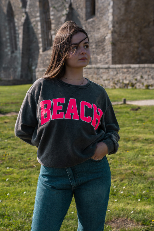 sweat gris femme avec inscription rose fluo