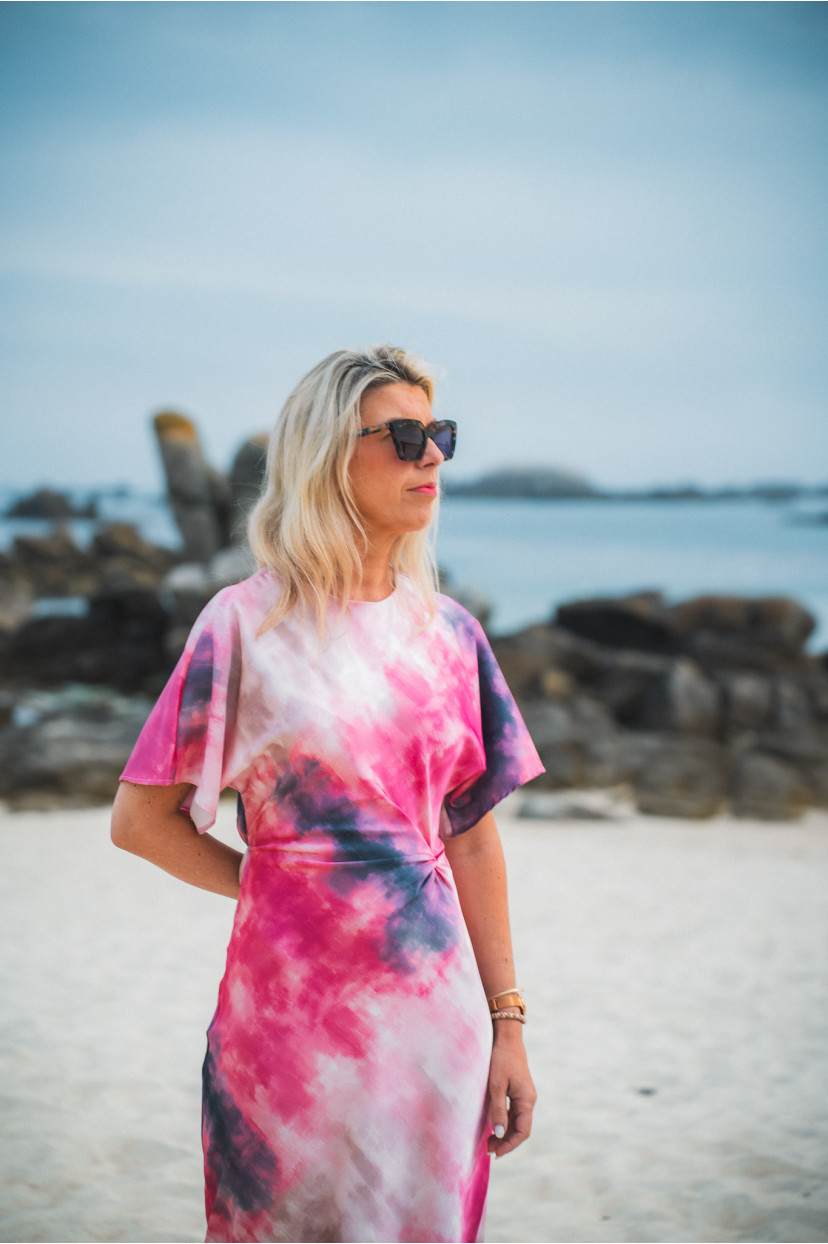 Robe satinée rose
