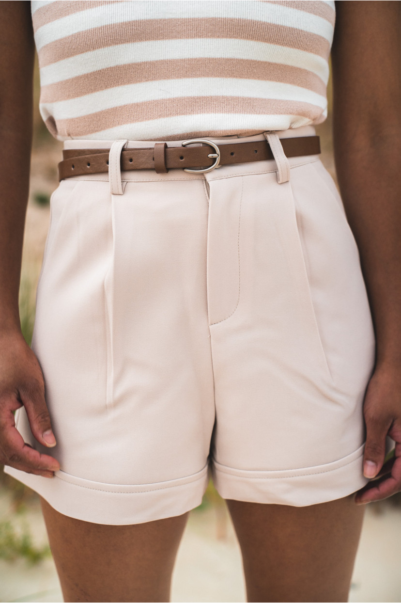 short ecru femme ceinturé chic
